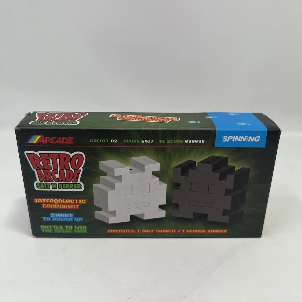 RETRO ARCADE video game Salt & Pepper Shaker Set Invaders of Space Spinning 2011